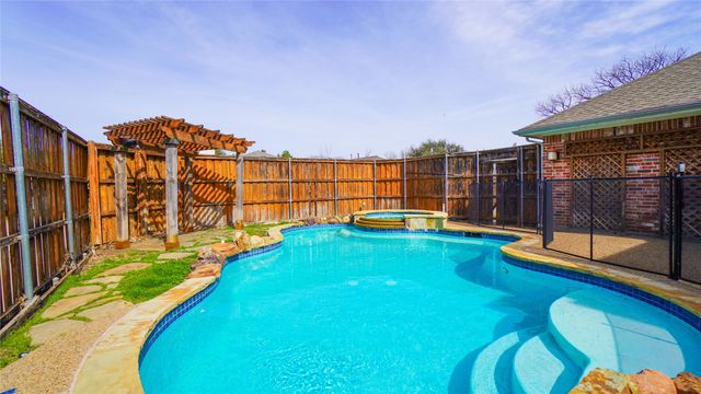 17744 KnollMeadow, Dallas, TX 75287