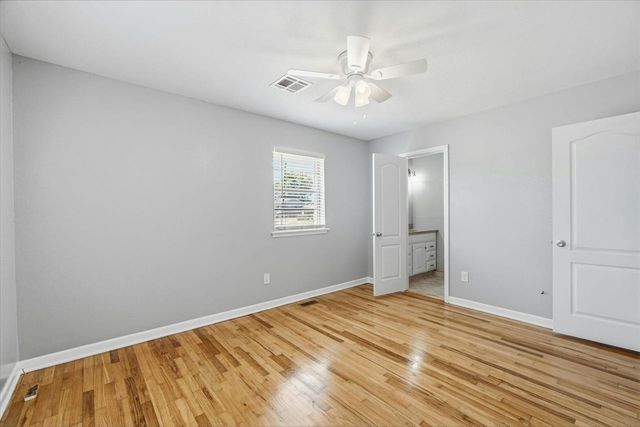 451 NW 53rd St, Lawton, OK 73505