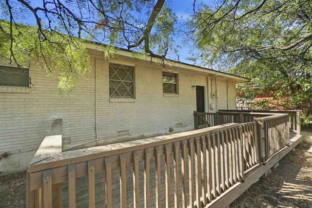 451 NW 53rd St, Lawton, OK 73505