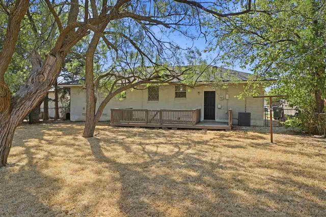 451 NW 53rd St, Lawton, OK 73505