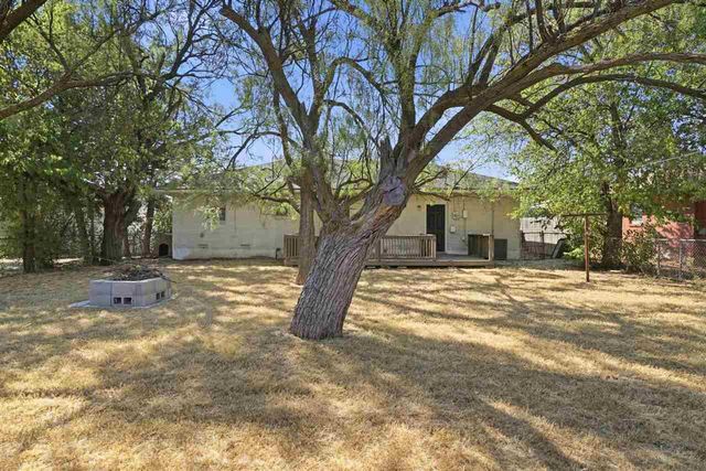 451 NW 53rd St, Lawton, OK 73505