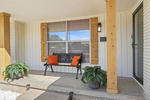 451 NW 53rd St, Lawton, OK 73505