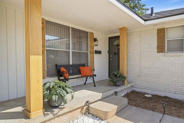 451 NW 53rd St, Lawton, OK 73505