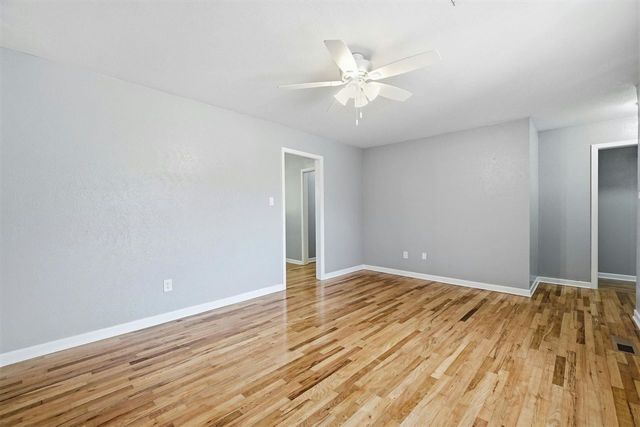 451 NW 53rd St, Lawton, OK 73505