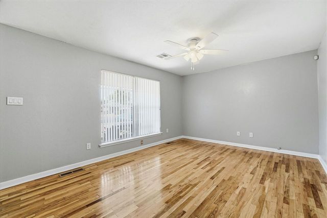 451 NW 53rd St, Lawton, OK 73505