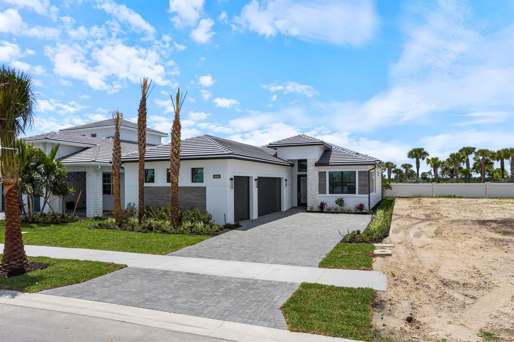 14068 Bastille Street, Palm Beach Gardens, FL 33412