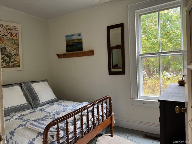 11930 Main Road, East Marion, NY 11939