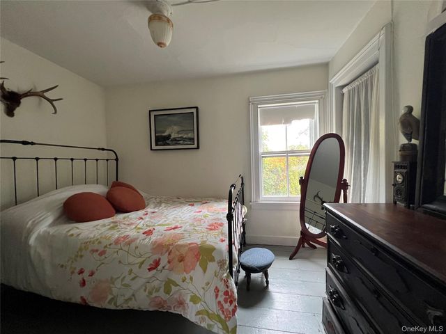 11930 Main Road, East Marion, NY 11939