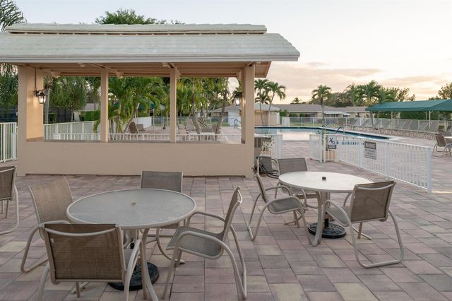 8932 Warwick Drive 419, Boca Raton, FL 33433