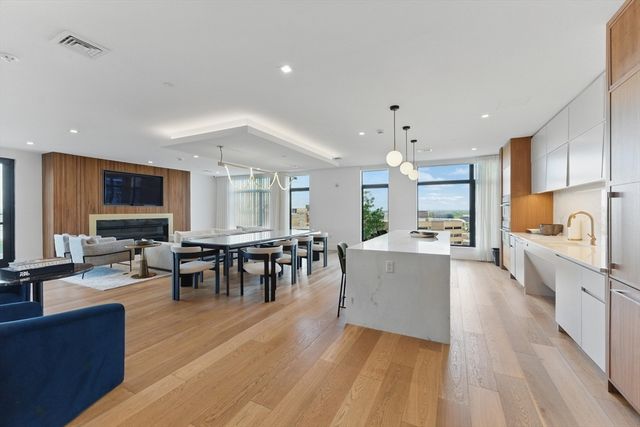 191 Washington St 524, Boston, MA 02135