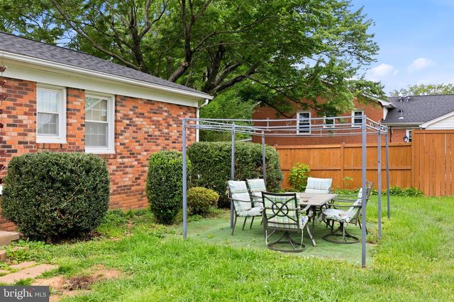 8911 PEABODY ST, Manassas, VA 20110