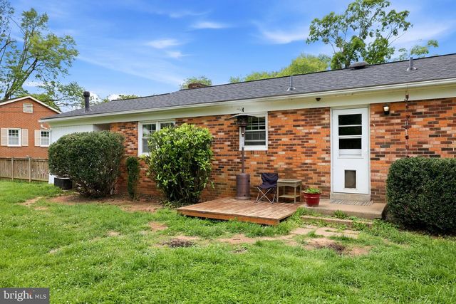 8911 PEABODY ST, Manassas, VA 20110