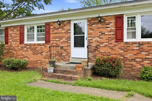 8911 PEABODY ST, Manassas, VA 20110