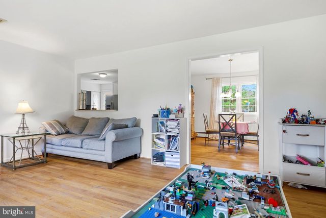 8911 PEABODY ST, Manassas, VA 20110