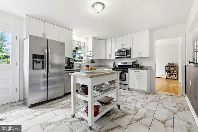 8911 PEABODY ST, Manassas, VA 20110