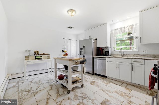 8911 PEABODY ST, Manassas, VA 20110