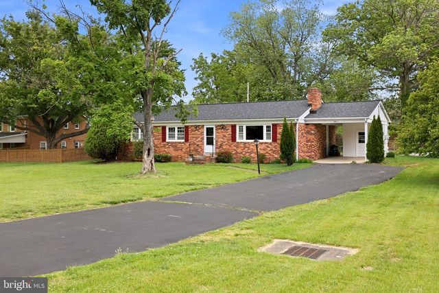 8911 PEABODY ST, Manassas, VA 20110