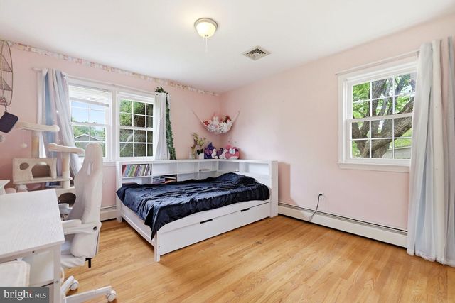 8911 PEABODY ST, Manassas, VA 20110