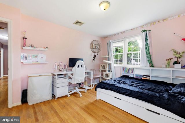 8911 PEABODY ST, Manassas, VA 20110