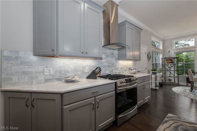 8087 Blue Spruce Circle NW, North Canton, OH 44720