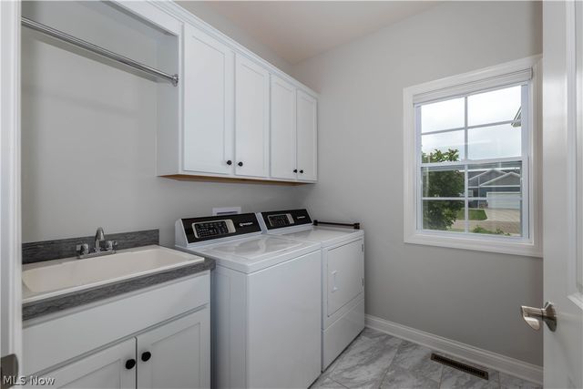 8087 Blue Spruce Circle NW, North Canton, OH 44720