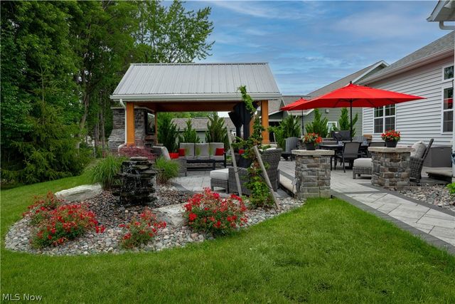 8087 Blue Spruce Circle NW, North Canton, OH 44720