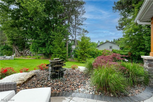 8087 Blue Spruce Circle NW, North Canton, OH 44720