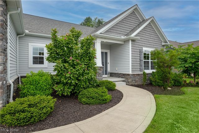 8087 Blue Spruce Circle NW, North Canton, OH 44720