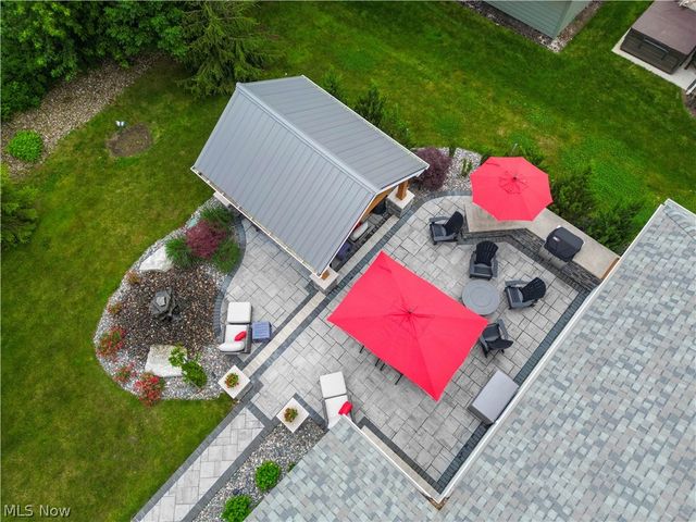8087 Blue Spruce Circle NW, North Canton, OH 44720