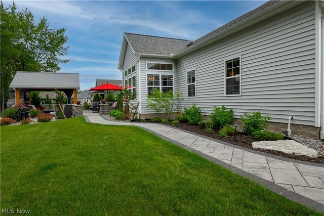8087 Blue Spruce Circle NW, North Canton, OH 44720