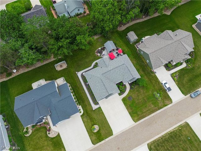 8087 Blue Spruce Circle NW, North Canton, OH 44720
