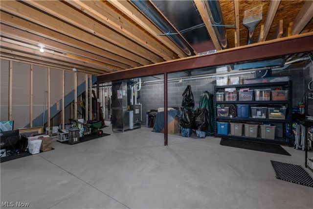 8087 Blue Spruce Circle NW, North Canton, OH 44720