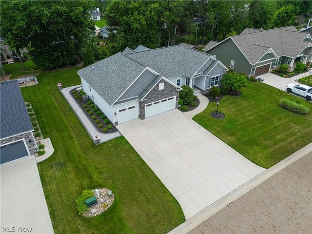 8087 Blue Spruce Circle NW, North Canton, OH 44720