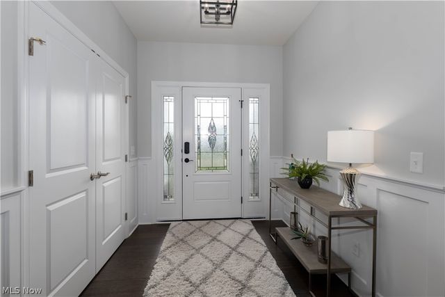 8087 Blue Spruce Circle NW, North Canton, OH 44720