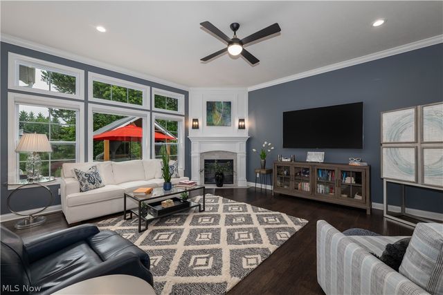 8087 Blue Spruce Circle NW, North Canton, OH 44720