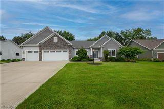 8087 Blue Spruce Circle NW, North Canton, OH 44720