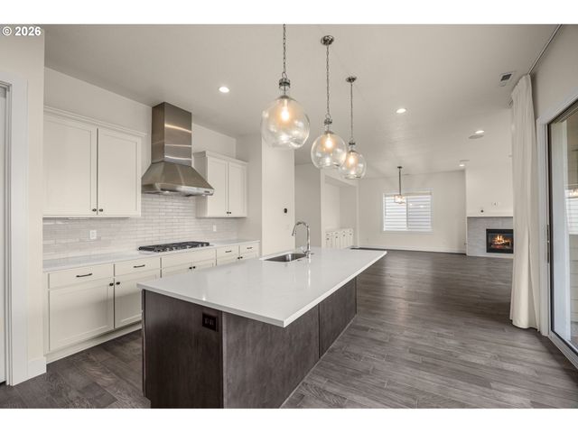 16017 Nw RIDGELINE St, Portland, OR 97229