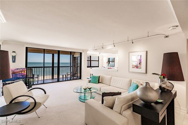 9375 Gulf Shore DR 302, Naples, FL 34108