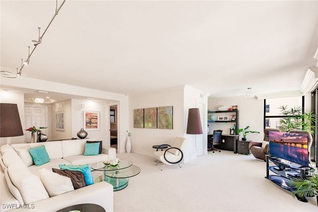 9375 Gulf Shore DR 302, Naples, FL 34108