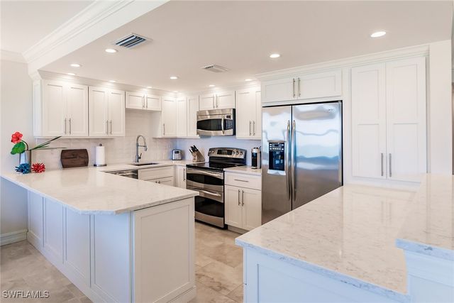 9375 Gulf Shore DR 302, Naples, FL 34108