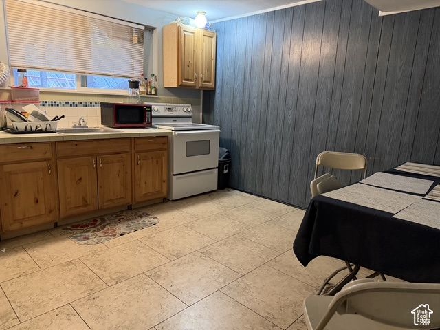 4453 W NANCY DR, West Valley City, UT 84120