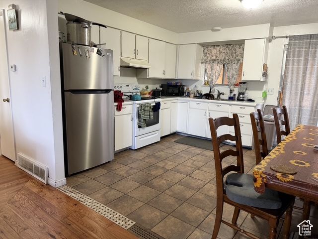 4453 W NANCY DR, West Valley City, UT 84120