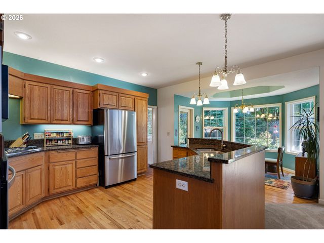 2002 MORNING VIEW Dr, Eugene, OR 97405