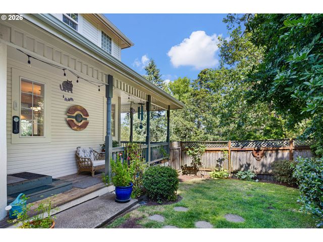 2002 MORNING VIEW Dr, Eugene, OR 97405