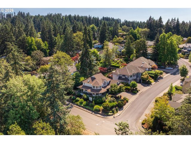 2002 MORNING VIEW Dr, Eugene, OR 97405