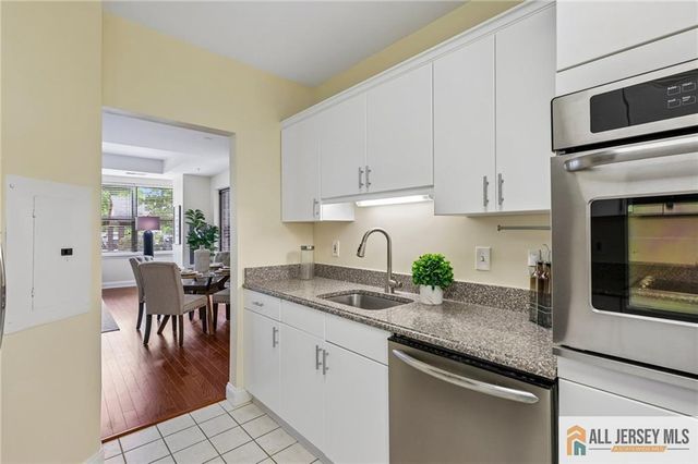 2000 Windrows Drive 2019, Plainsboro, NJ 08540