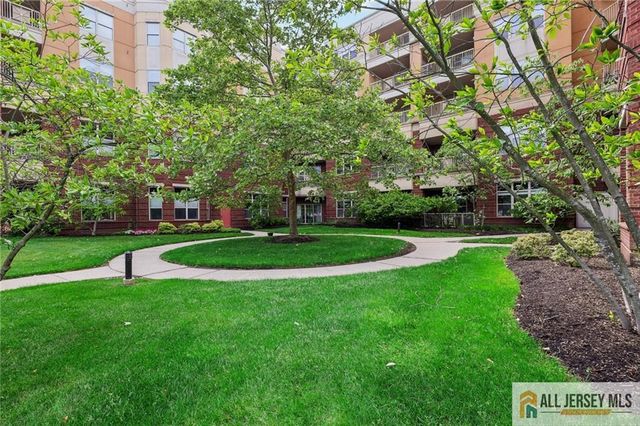 2000 Windrows Drive 2019, Plainsboro, NJ 08540
