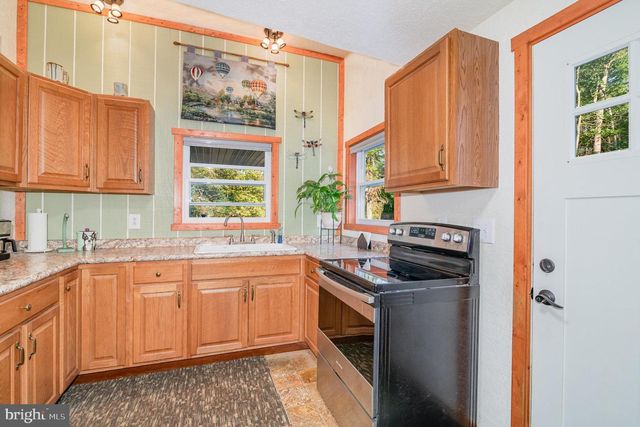 1649 MOUNTAIN RD, Harrisburg, PA 17112