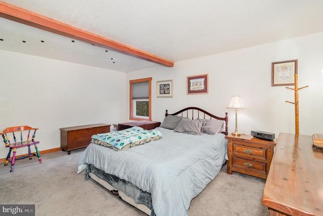 1649 MOUNTAIN RD, Harrisburg, PA 17112