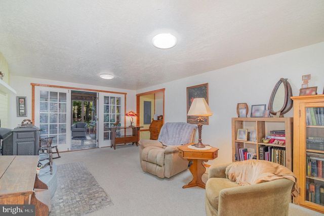 1649 MOUNTAIN RD, Harrisburg, PA 17112